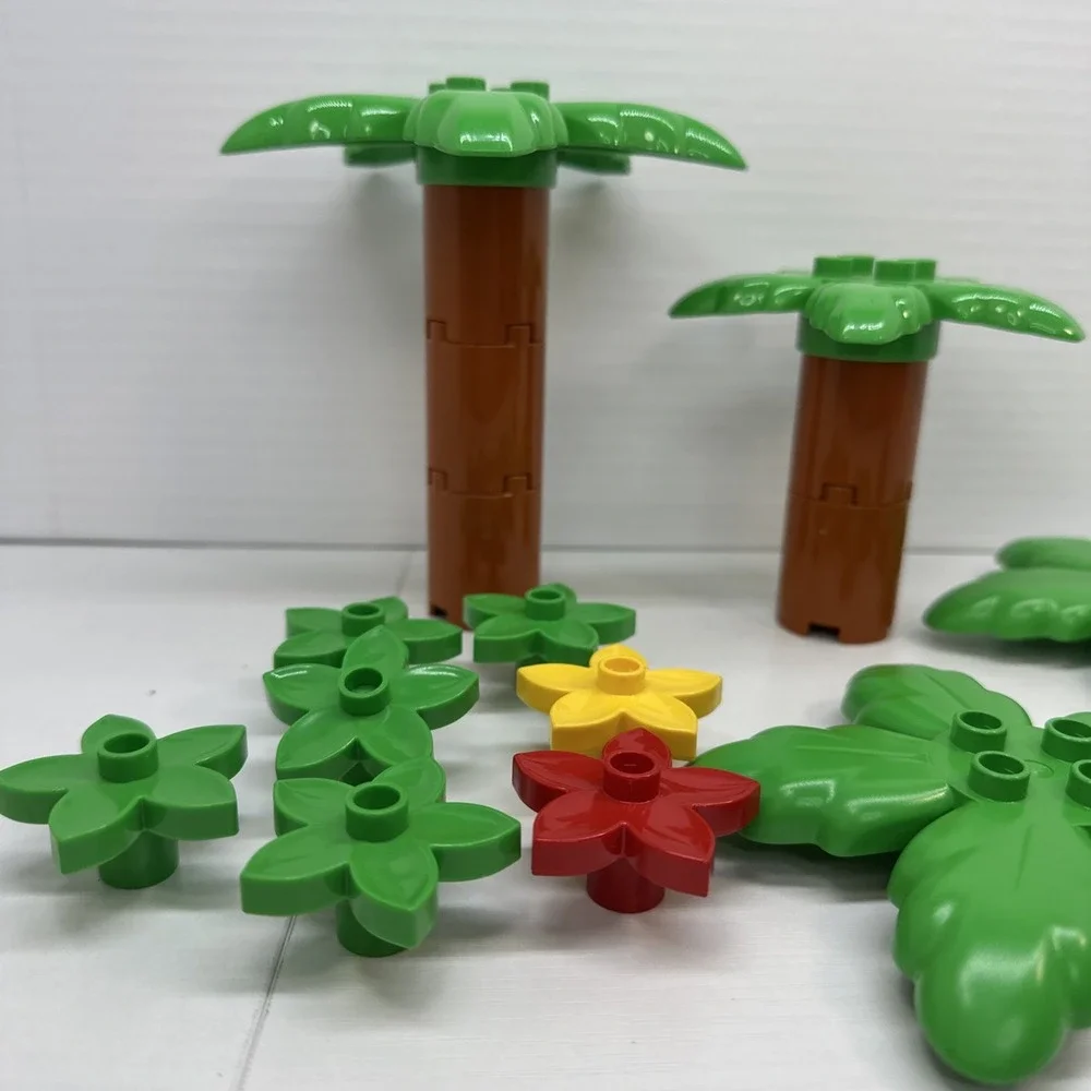 Lego Duplo Lot - Trees &Flower bricks Bird Toucan  - 17 pieces total